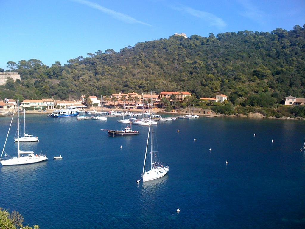 Appartements Les Pesquiers Hyeres Plage Exterior photo